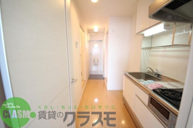 物件内観写真26　(明るい色調の室内です)