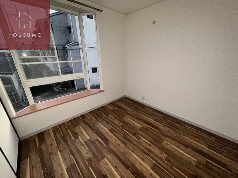 物件内観写真28　(落ち着いた色調の洋室です)