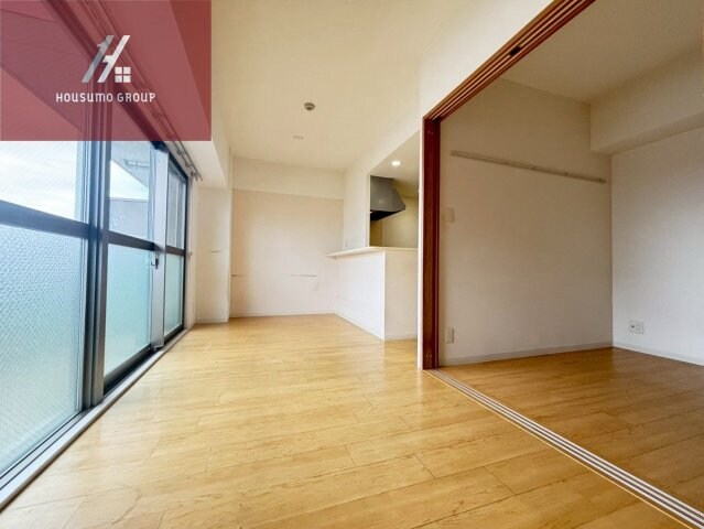 物件内観写真4　(ゆったり過ごせる居間です)