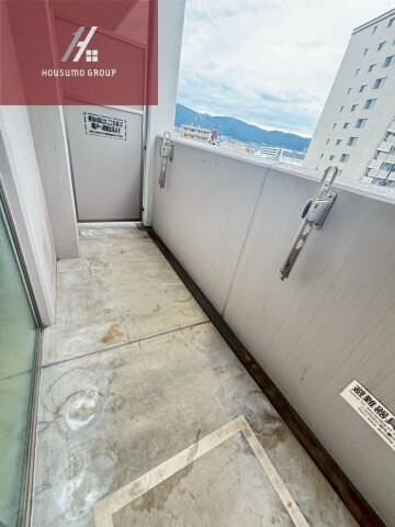 物件内観写真13　(バルコニーからの眺めを楽しみながら食事をしませんか)