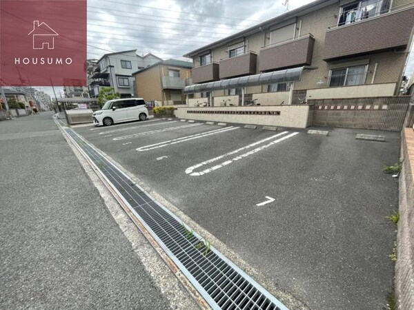 駐車場(駐車場に車を止められます)