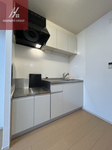 物件内観写真8　(コンパクトなキッチンで掃除もラクラク)