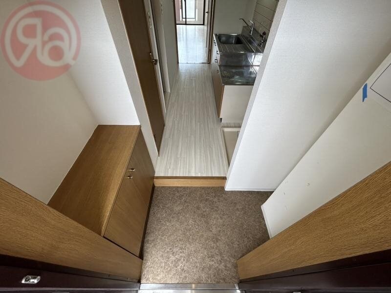 物件内観写真10　(シンプルで使いやすい玄関です)