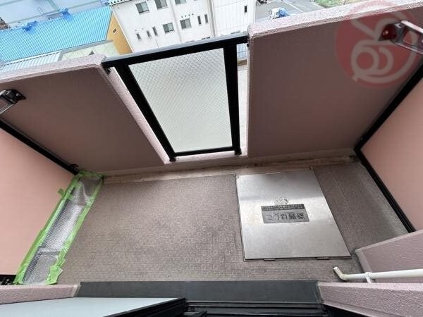 物件内観写真13　(お洗濯にも便利なバルコニー付き)