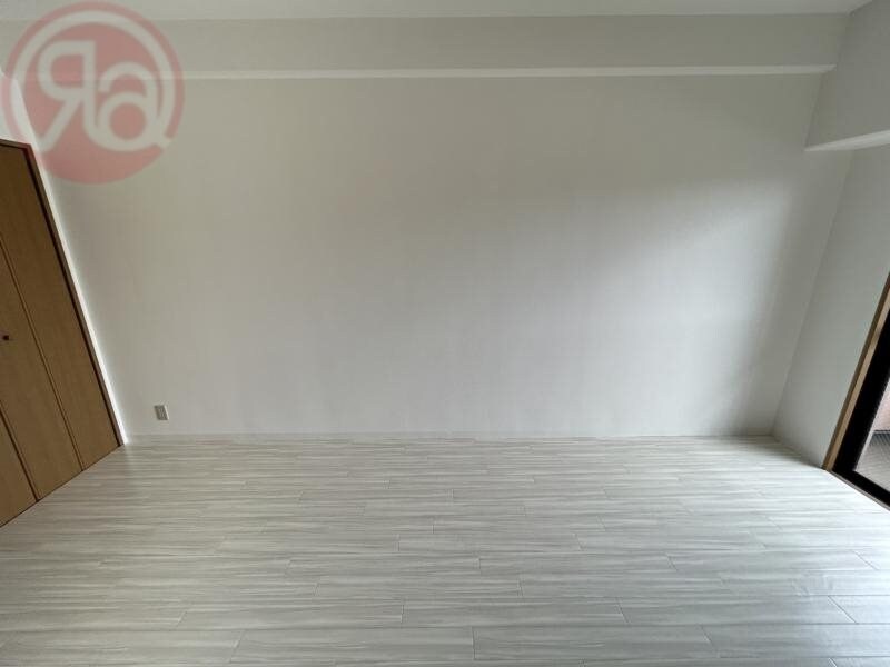 物件内観写真25　(落ち着いた色調の洋室です)