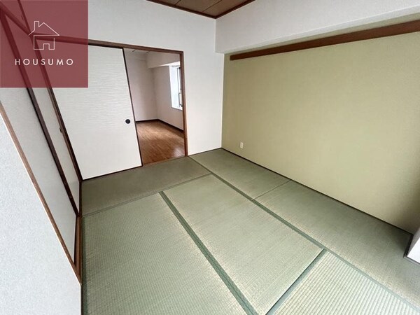 和室(来客時にも便利な和室付き)