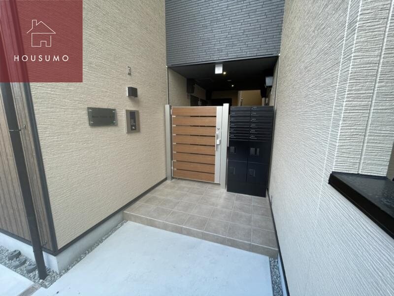 物件外観写真2　(毎日通るエントランスはこのようになっています)