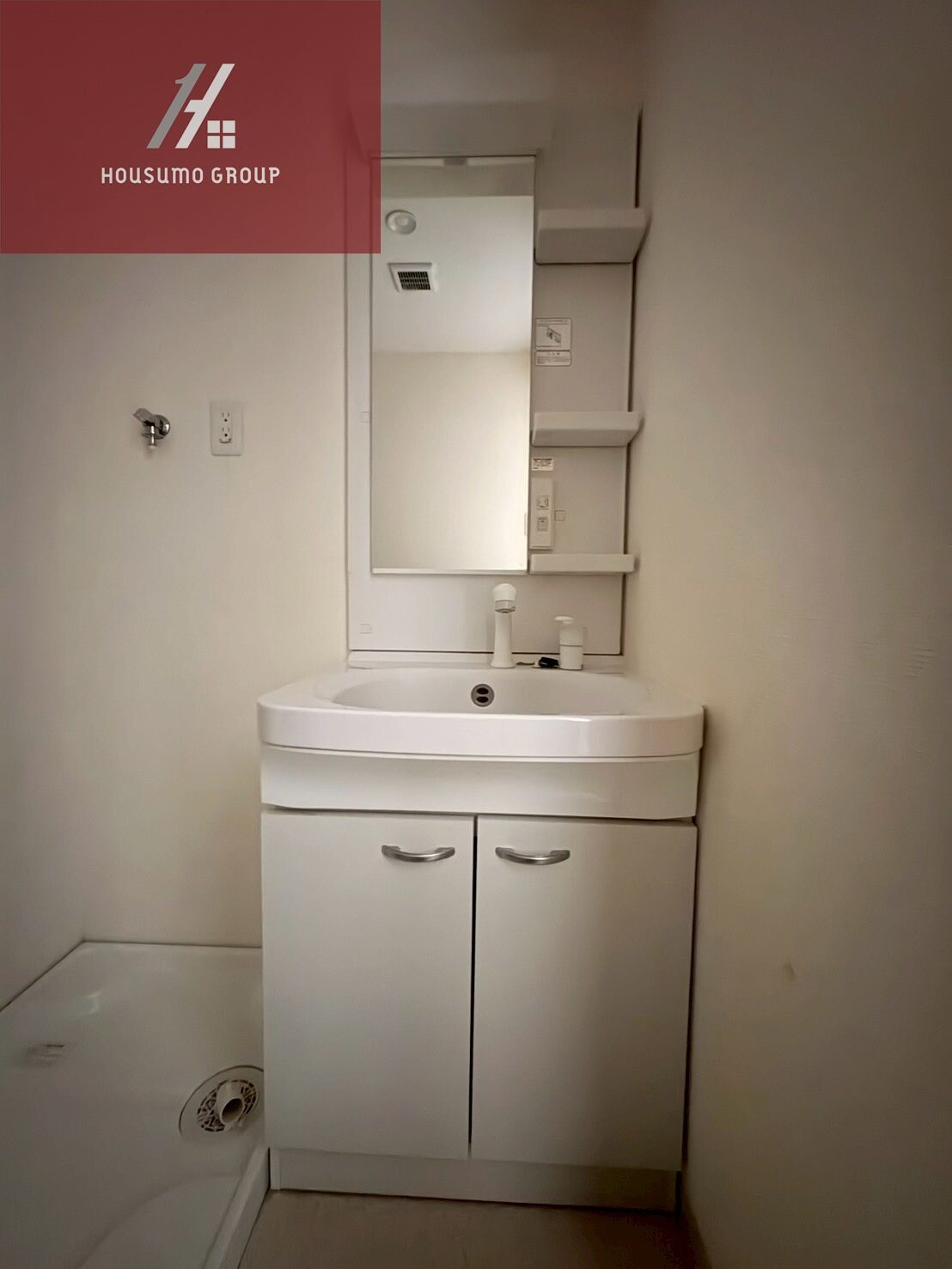 物件内観写真8　(コンパクトで使いやすい洗面所)