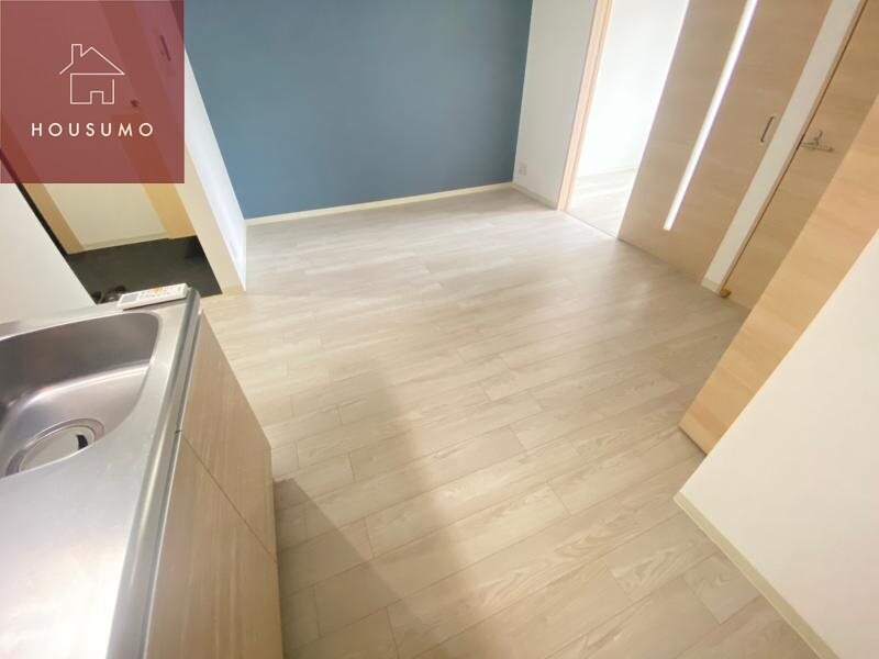 物件内観写真26　(ゆったりとした居間です)