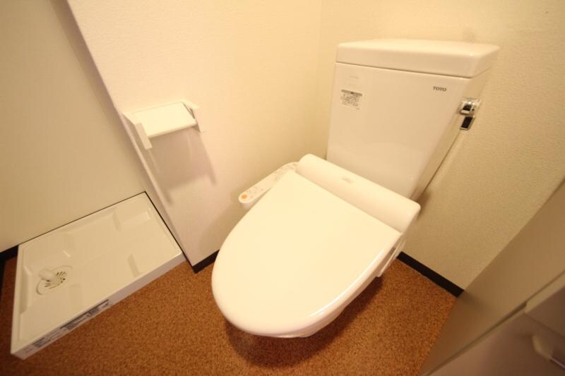 物件内観写真9　(シンプルで使いやすいトイレです)