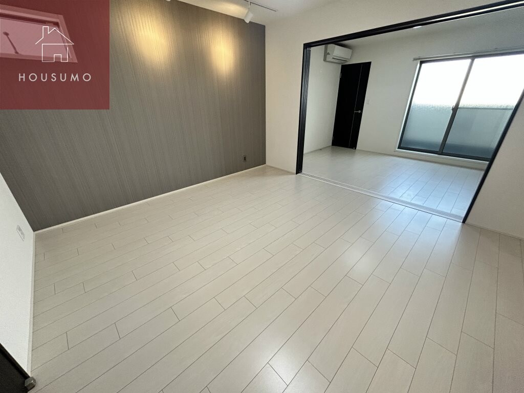 物件内観写真3　(ゆったり過ごせる居間です)