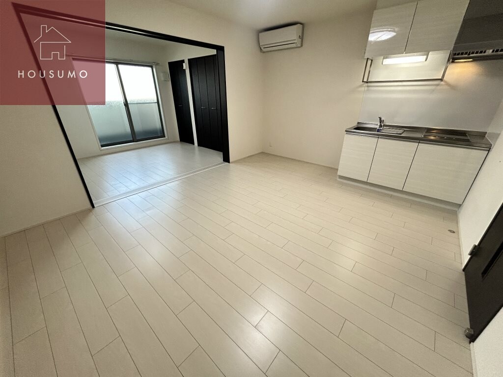 物件内観写真16　(ゆったりとしたリビングです)