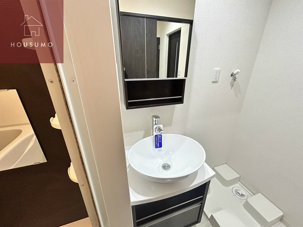 物件内観写真19　(独立洗面台あり、毎朝おしゃれに忙しい女性の方におすすめです)