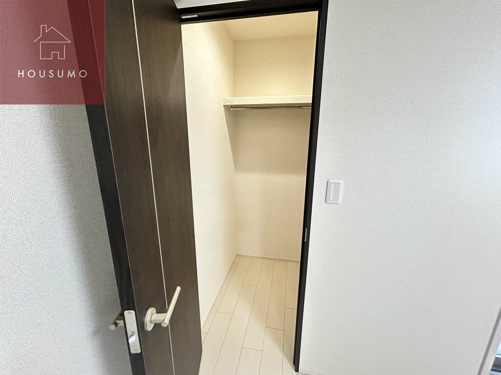 物件内観写真28　(明るい洋室です)