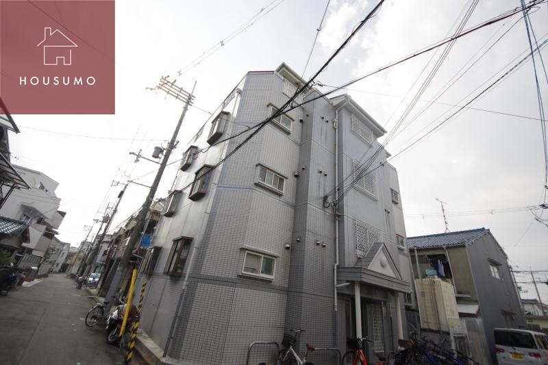 物件外観写真1　(落ち着いた雰囲気の外観です)