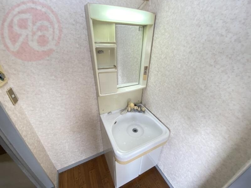 物件内観写真19　(独立洗面台あり、毎朝おしゃれに忙しい女性の方におすすめです)