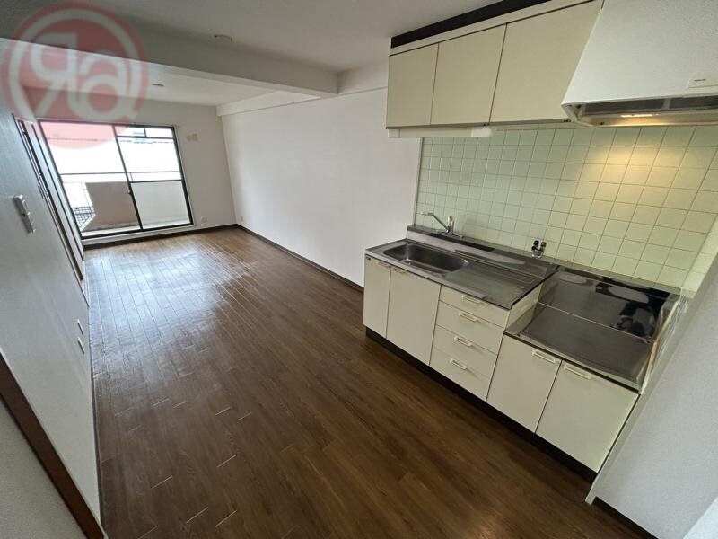 物件内観写真4　(リビングです)