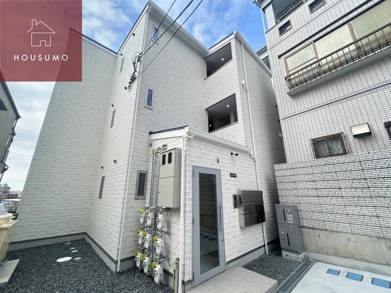 物件外観写真1　(外観もきれいです)