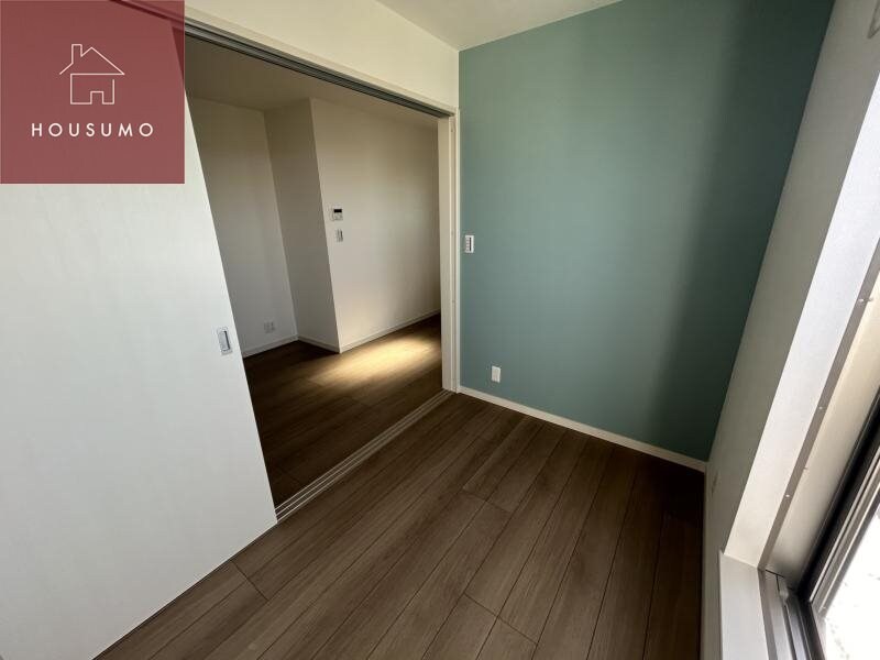 物件内観写真24　(広々とした洋室です)