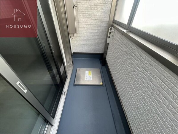 バルコニー(暖かな日差しのふりそそぐバルコニー)