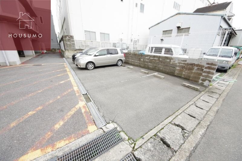 物件外観写真2　(カースペースがあります)