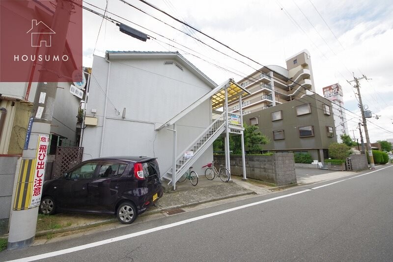 物件外観写真1　(外観もきれいです)