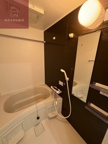 物件内観写真6　(日々の疲れを癒すお風呂付です)