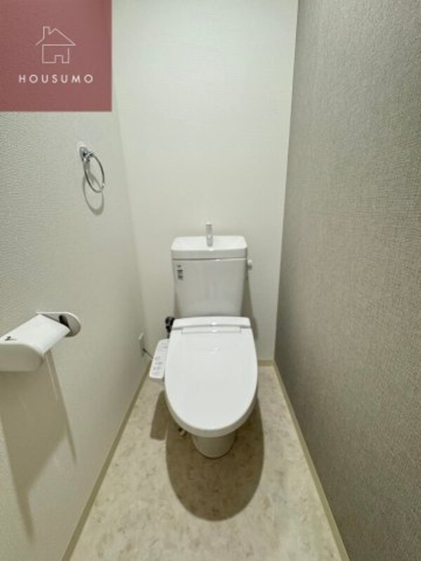 トイレ(落ち着いた色調のトイレです)