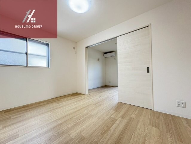 物件内観写真4　(おしゃれな居間です)