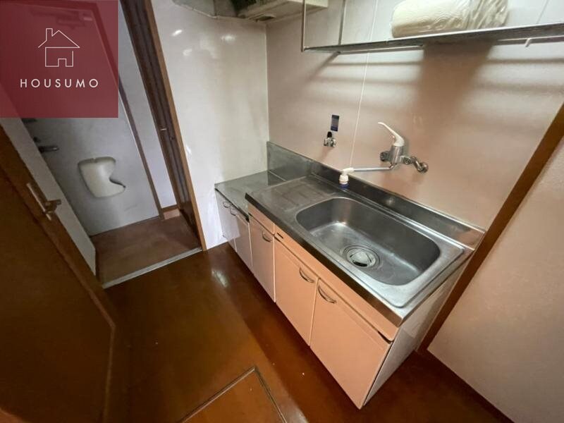 物件内観写真6　(コンパクトなキッチンで掃除もラクラク)