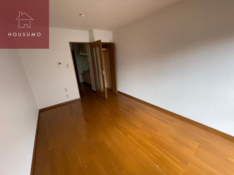 物件内観写真16　(ゆったりとした居間です)