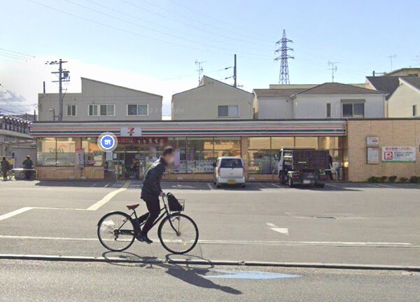 周辺環境(セブンイレブン　東大阪稲葉1丁目店 588m)