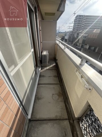 物件内観写真12　(お洗濯にも便利なバルコニー付き)