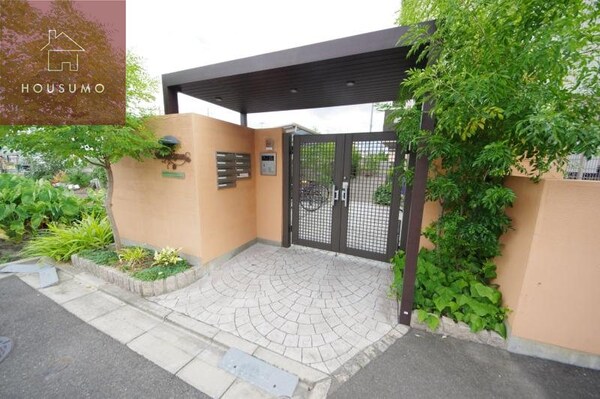 エントランス(建物の内部です)