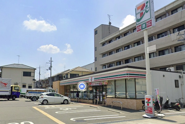 周辺環境(セブンイレブン六万寺店 838m)