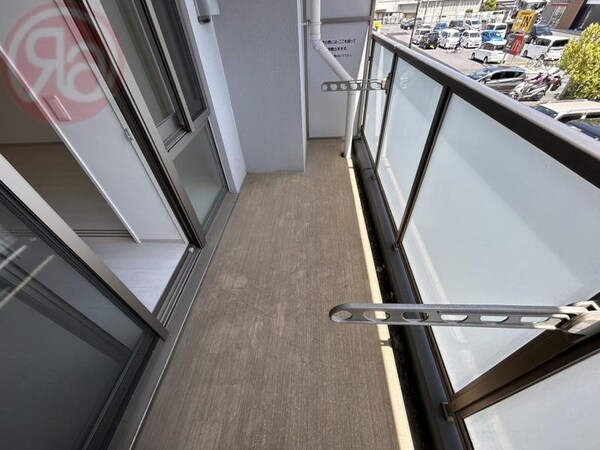 バルコニー(バルコニーがあります)