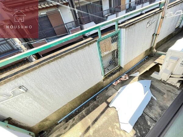 バルコニー(お洗濯にも便利なバルコニー付き)