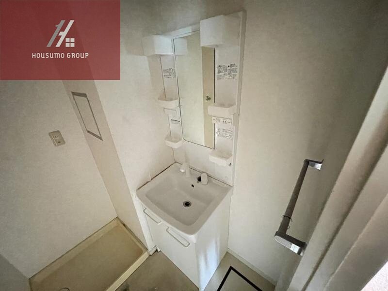 物件内観写真17　(独立洗面化粧台が付いています)