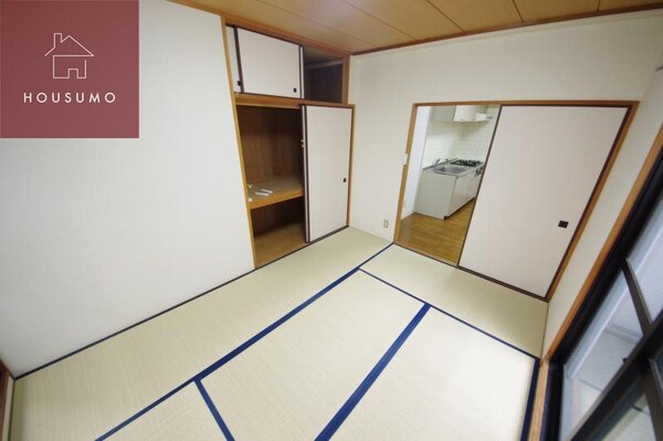 和室(フローリングだけでなく、和室もあります)