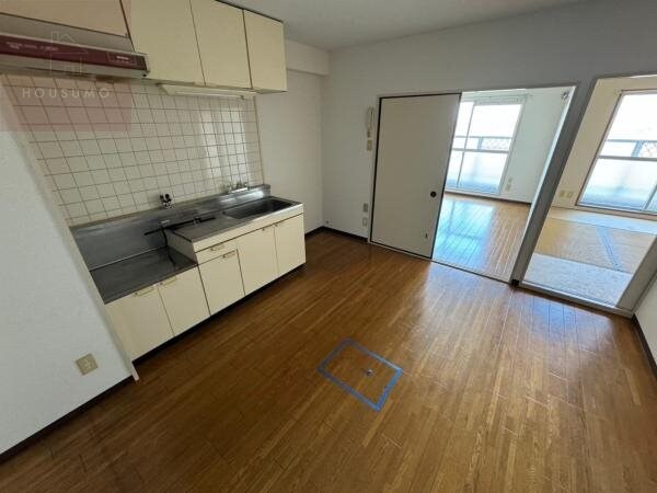 居室(使いやすいリビングです)