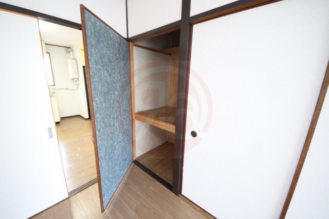 物件内観写真12　(便利な収納スペースです)