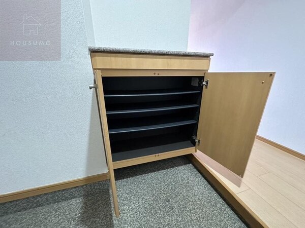 収納(同施工会社・同型モデルの室内です。（参考写真・イメージ写真）)