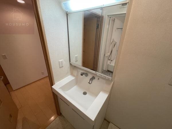 独立洗面台(朝の身支度には欠かせない独立洗面化粧台)