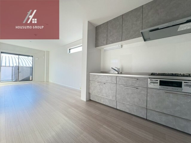 物件内観写真4　(こちらのリビングで趣味の時間をお楽しみください)