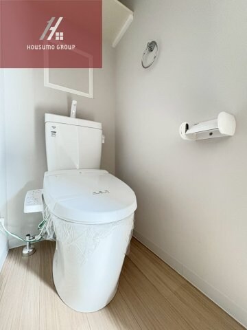 物件内観写真7　(ゆったりとした空間のトイレです)