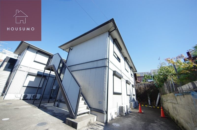 物件外観写真1　(きれいな外観です)