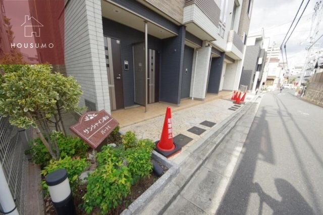 物件外観写真2　(建物の内部です)