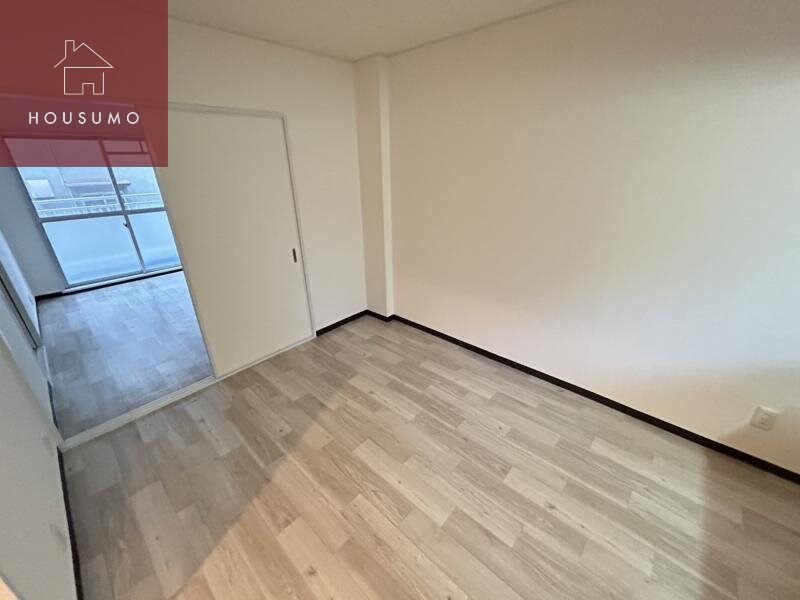 物件内観写真6　(ゆったり過ごせる居間です)