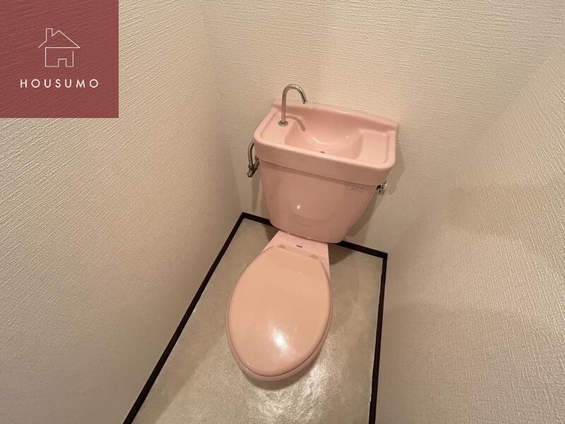 物件内観写真10　(落ち着いた色調のトイレです)