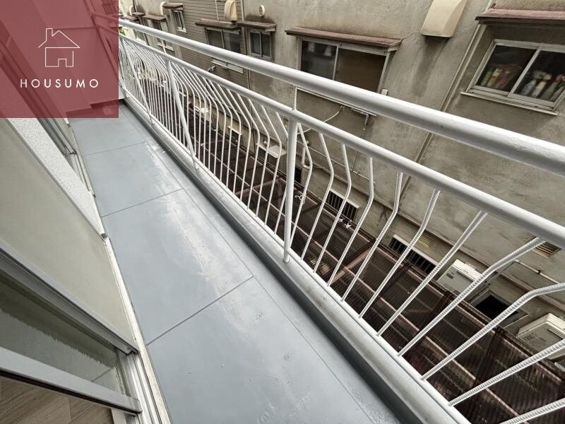 物件内観写真14　(外からの目が気にならないバルコニーで洗濯物が干せます)